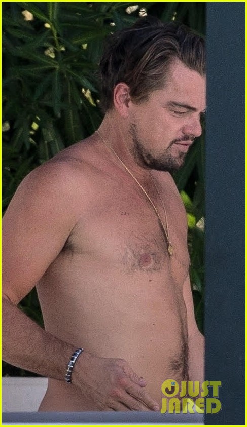leo-dicaprio-goes-shirtless-on-vacation-with-kate-winslet-09